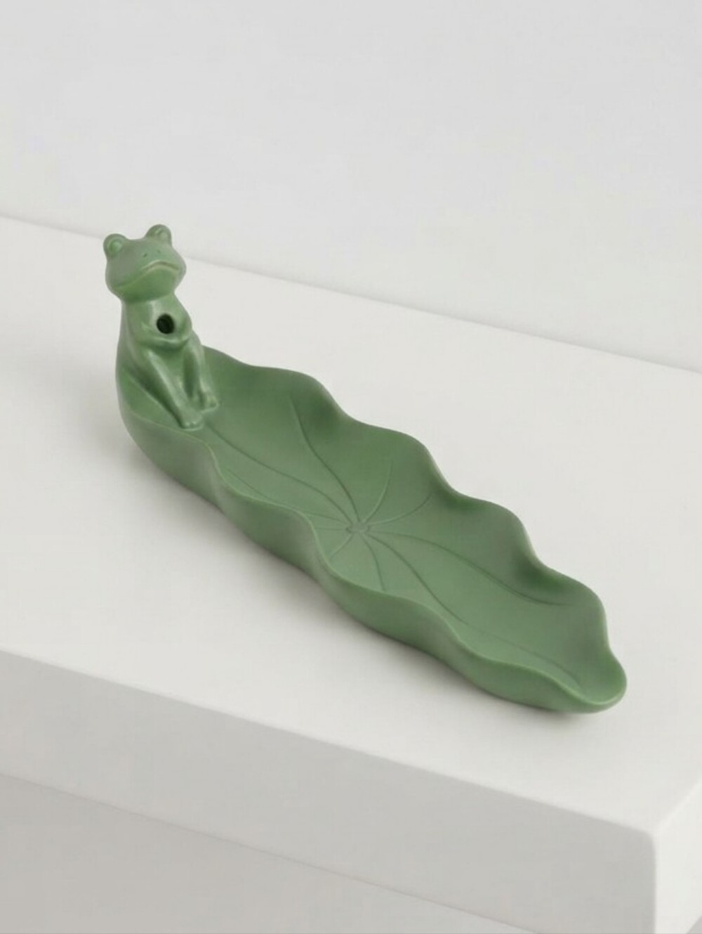 NWT Frog Leaf Resin Incense Holder (0331)